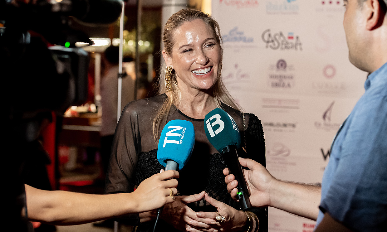 Entre amigos y gastronomía de lujo, Fiona Ferrer recibe el título de embajadora de Ibiza Luxury Destination