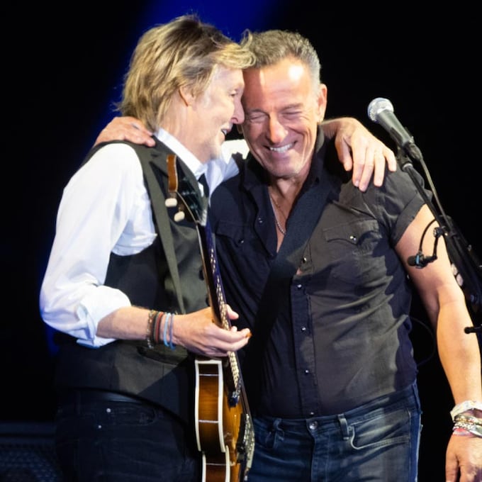 Tres horas de concierto y un dúo con Bruce Springsteen: Paul McCartney, incombustible a sus 80 años