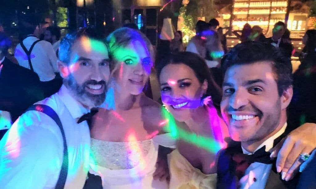 Ingrid Asensio y Fernando Sanz celebran por todo lo alto sus bodas de plata con Paula Echevarría y Miguel Torres