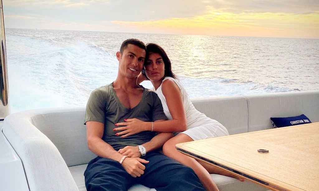 Georgina y Cristiano muestran el impresionante yate en el que están pasando sus vacaciones en familia