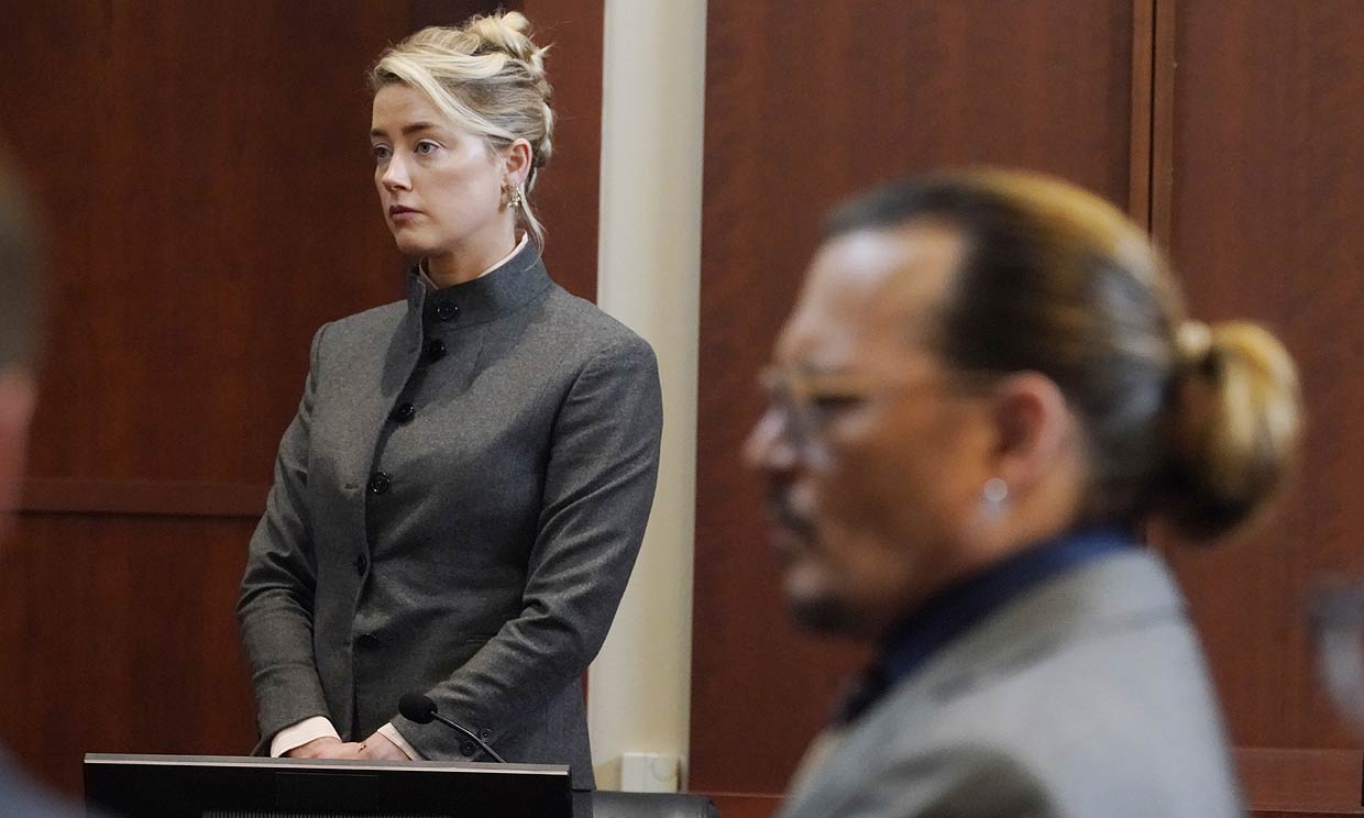 Johnny Depp y Amber Heard  en el juicio que les enfrentó