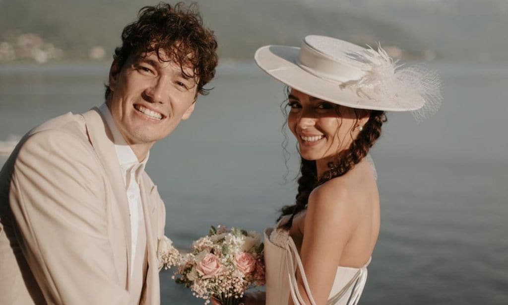 La romántica boda de Ebru Şahin ('Hercai') con el jugador de la NBA Cedi Osman en un espectacular barco en Macedonia