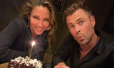 Chris Hemsworth sopla sus 39 velas en una divertida tarta ¡preparada por sus hijos!