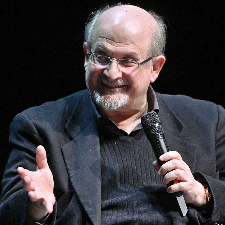 Los familiares de Salman Rushdie explican los avances en la salud del escritor 