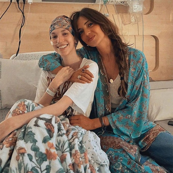 El abrazo de Sara Carbonero a su amiga Elena Huelva, enferma de cáncer desde los 16 años