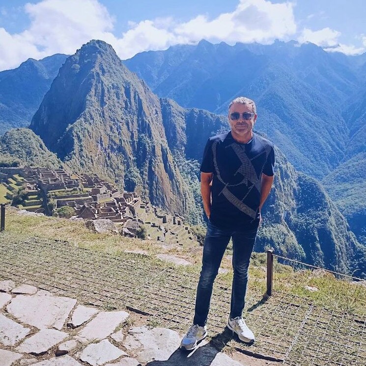 Jorge Javier Vázquez sube al Macchu Picchu con una botella de oxígeno tras recibir el alta
