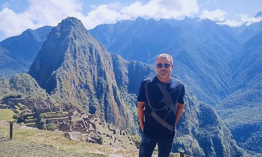 Jorge Javier Vázquez sube al Macchu Picchu con una botella de oxígeno tras recibir el alta