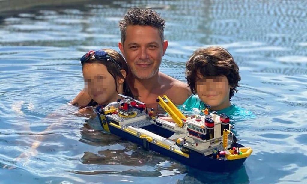 El hijo de Alejandro Sanz y Raquel Perera, toda una estrella en el último videoclip de su padre