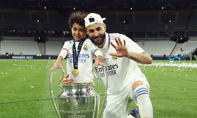 Benzema presume de su hijo Ibrahim, de cinco años, un futuro as del balón
