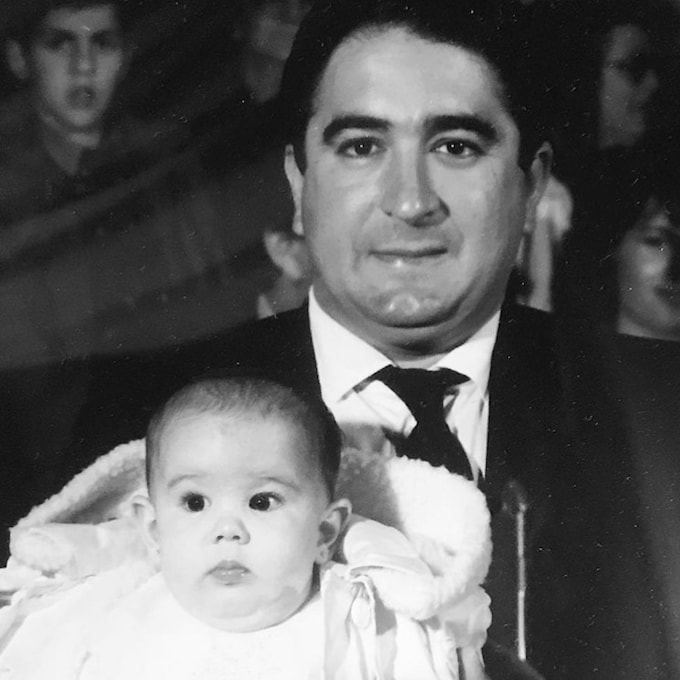 Anabel Pantoja felicita a su padre por su cumpleaños y lo celebra con él en el hospital 