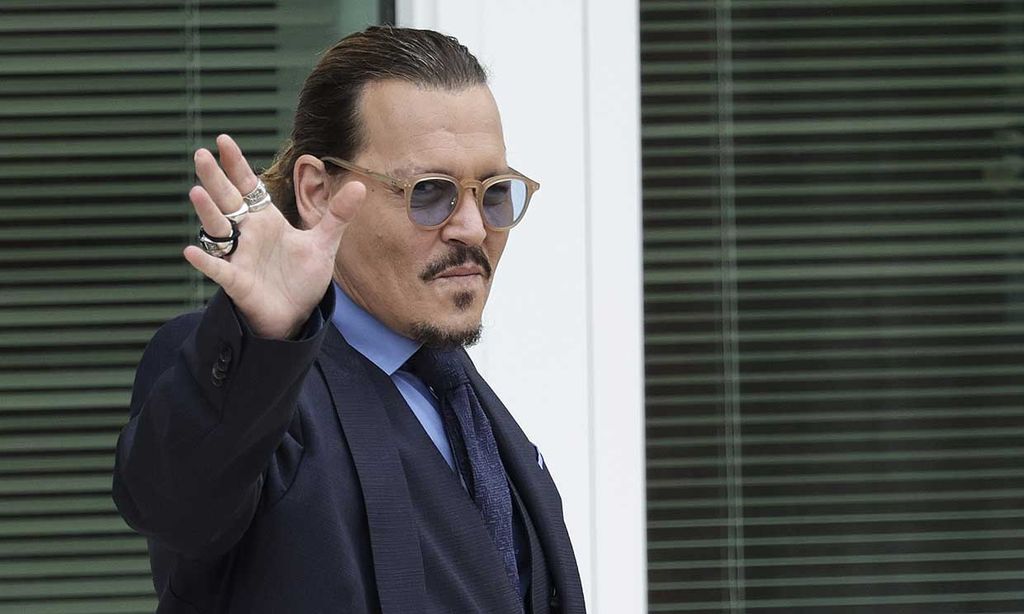 Johnny Depp sale con una de sus abogadas, pero no es la que todos creían