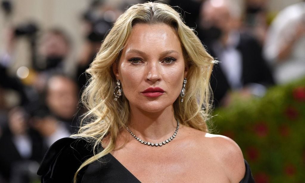 La espectacular reaparición de Kate Moss sobre las pasarelas en la 'Milan Fashion Week'