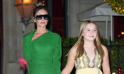 Harper Beckham, a sus 11 años, la mejor modelo de los vestidos que diseña su madre