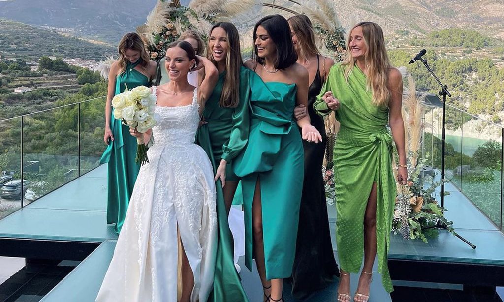 No te pierdas el divertido baile de Marta Lozano en la boda de una de sus mejores amigas