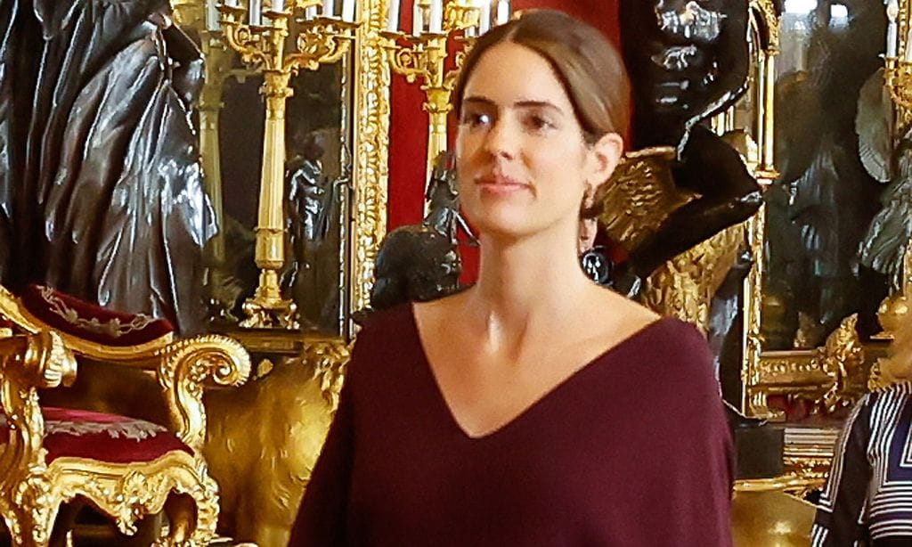 Sofía Palazuelo reaparece radiante en la recta final de su embarazo en el besamanos del Palacio Real