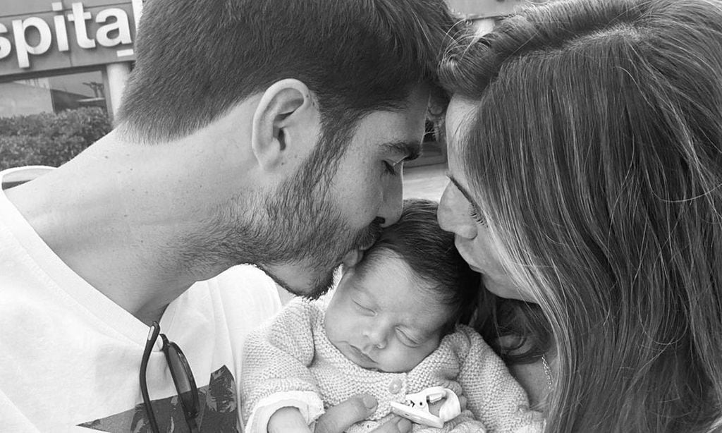 Lucía Villalón, con su bebé en el hospital por un susto: 'Qué mal lo hemos pasado'