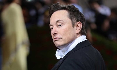 Un despido ante las cámaras y obligación de trabajar 24 horas para los empleados: Elon Musk ya se hace notar en Twitter