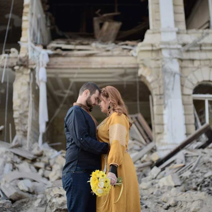 Alexander y Valentina, la pareja que se ha casado en una de las ciudades más peligrosas de la guerra en Ucrania