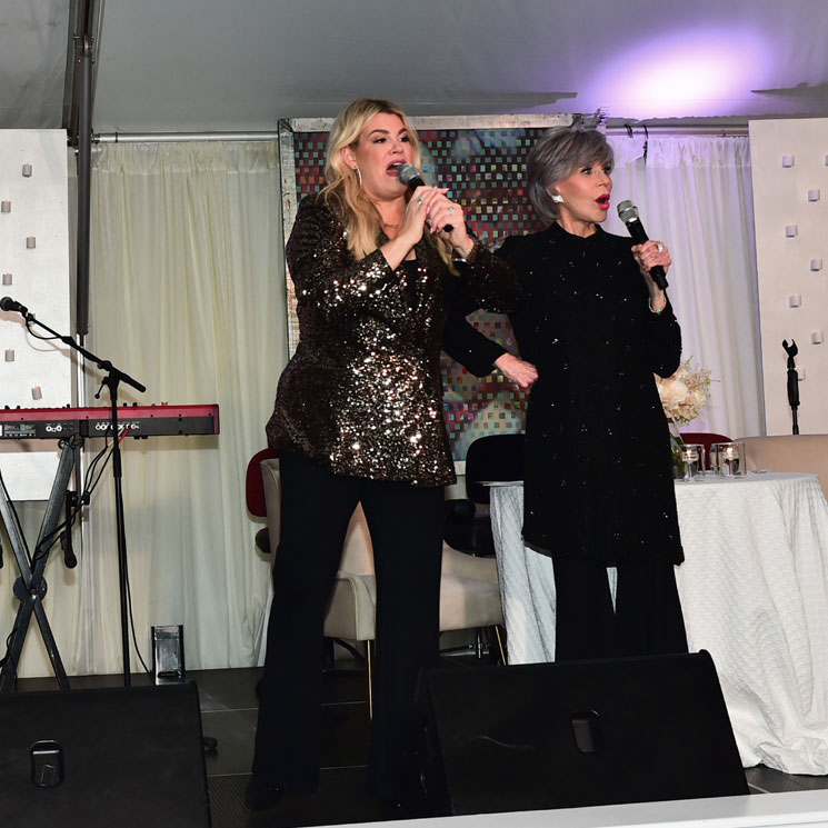 En plena batalla contra el cáncer, Jane Fonda celebra su 85 cumpleaños cantando en una gala benéfica