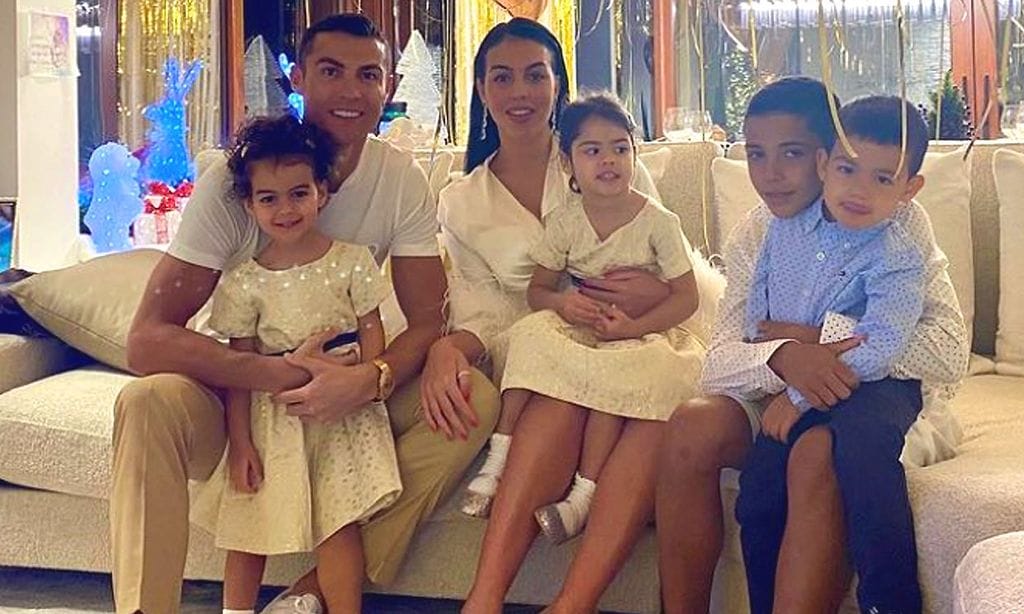 Cristiano Ronaldo con su familia