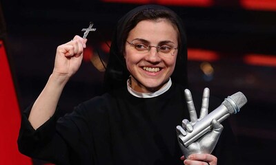 Sor Cristina, la monja que ganó ‘La Voz’ Italia, cuelga los hábitos y ahora es camarera en España