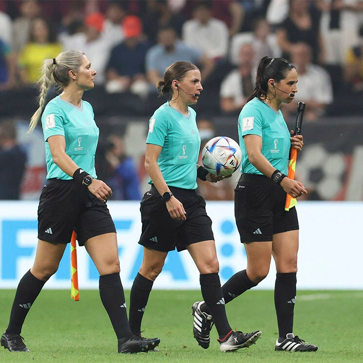 Conoce a las tres árbitras de fútbol que han hecho historia 