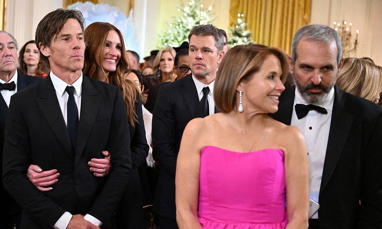 La complicidad de Julia Roberts con su marido y su momento 'fan' con George Clooney reflejado en su vestido
