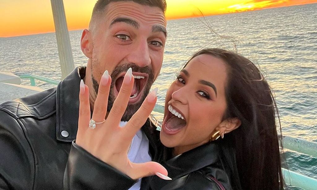 Instagram Becky G y Sebastian Lletget muestran su anillo de compromiso