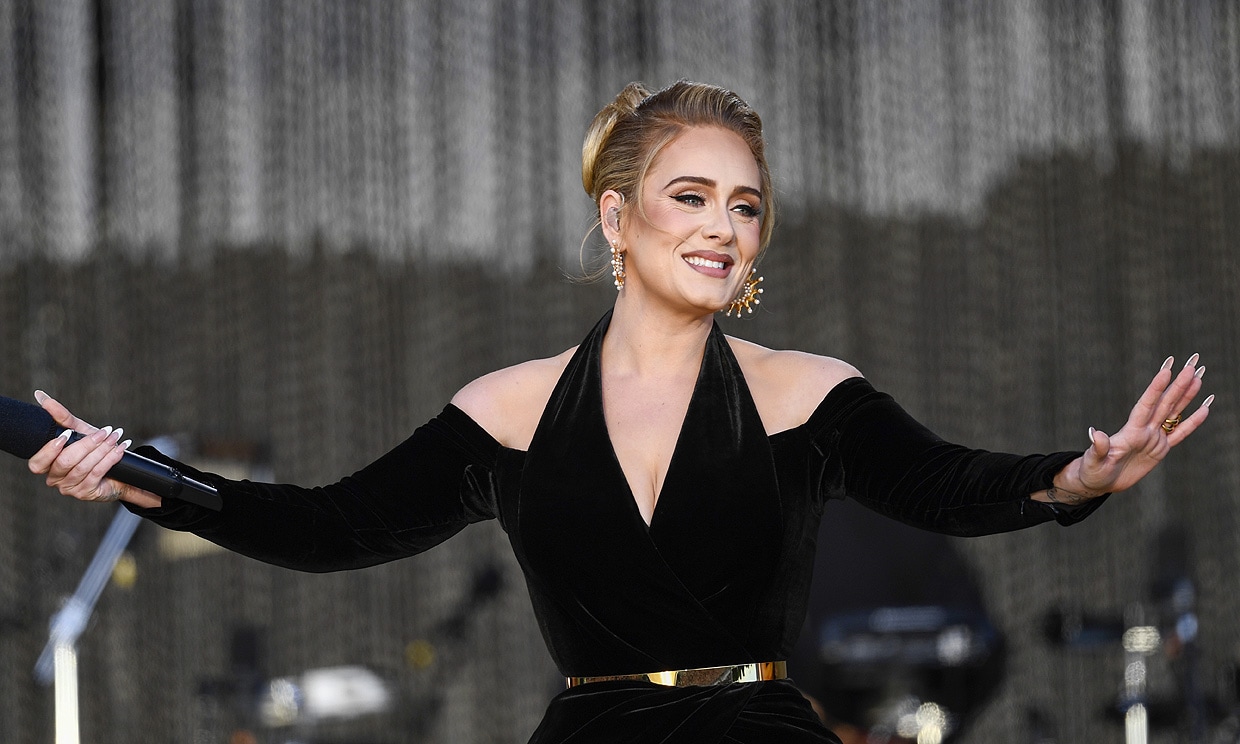 Adele se sincera con sus fans durante un concierto 