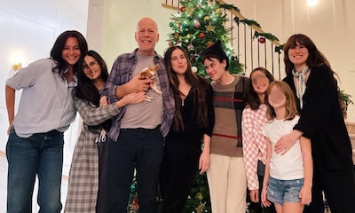 Bruce Willis celebra por adelantado su Navidad más difícil con su mujer, su ex Demi Moore y sus cinco hijas