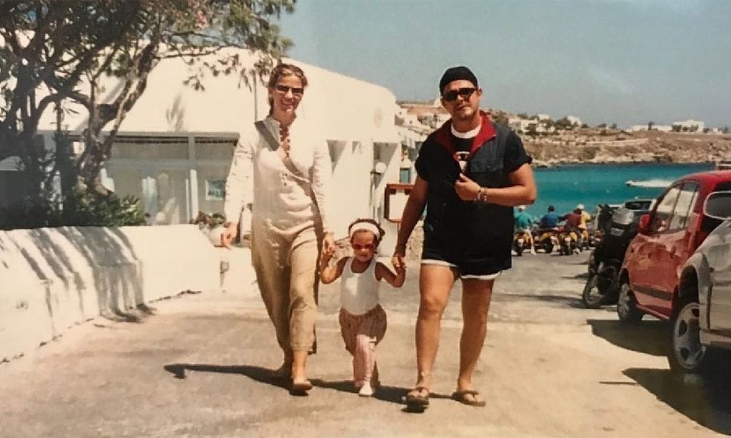 Manuela, hija de Alejandro Sanz y Jaydy Michel, rescata una foto de su infancia para felicitar a sus padres