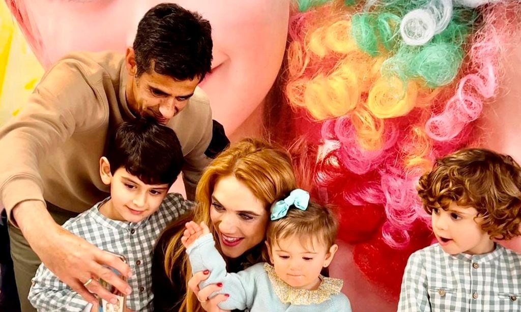 La divertida fiesta del pijama de Víctor Janeiro junto a sus tres hijos organizada por Beatriz Trapote