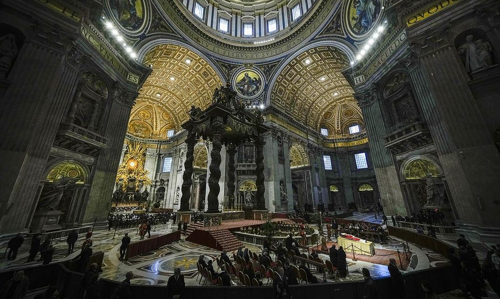Más de 90.000 personas han visitado ya la capilla ardiente de Benedicto XVI en el Vaticano