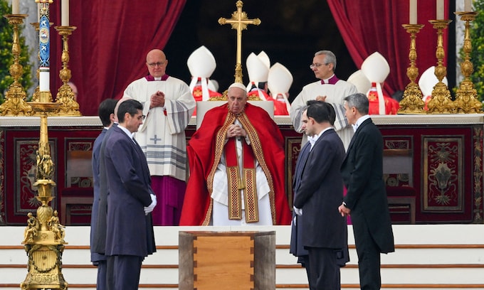 Funeral de Benedicto XVI en San Pedro del Vaticano