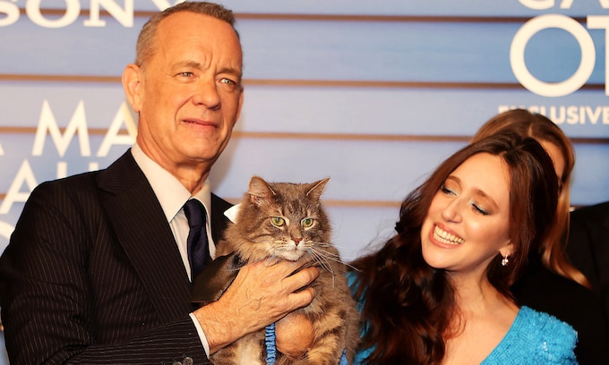 Tom Hanks, Mariana Treviño y el gato en el estreno de 'El peor vecino del mundo'