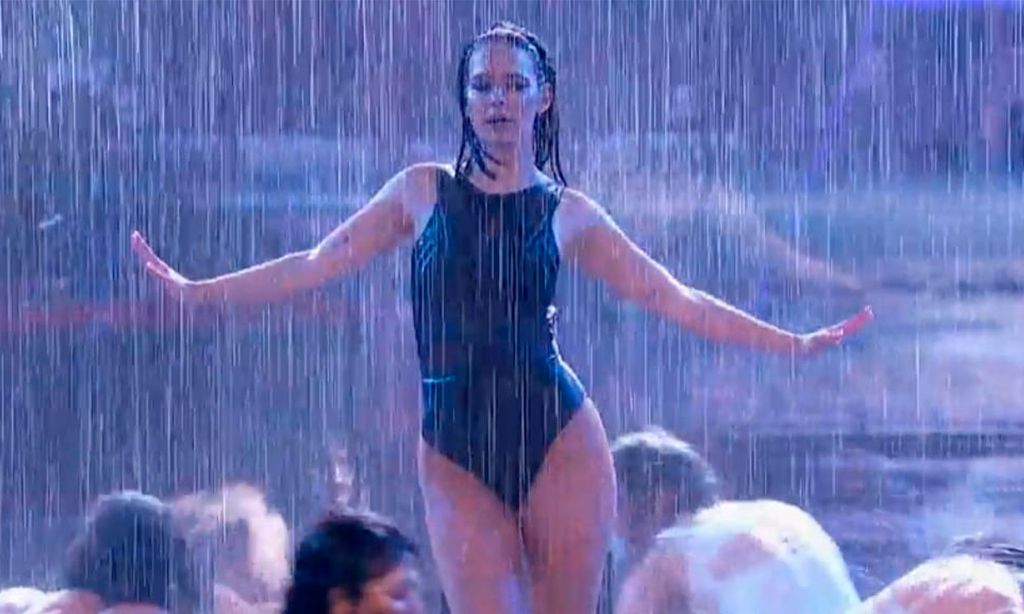 El baile bajo la lluvia de Laura Escanes a lo Rihanna causa furor en la segunda gala de 'El Desafío'