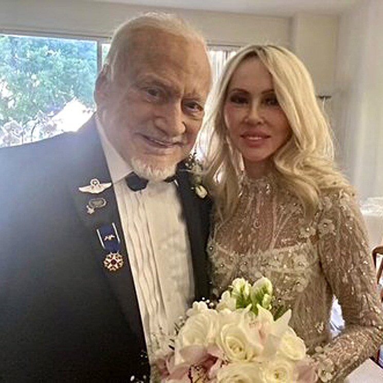 Buzz Aldrin, segundo hombre que pisó la luna, se casa el día de su 93 cumpleaños con su novia, de 63