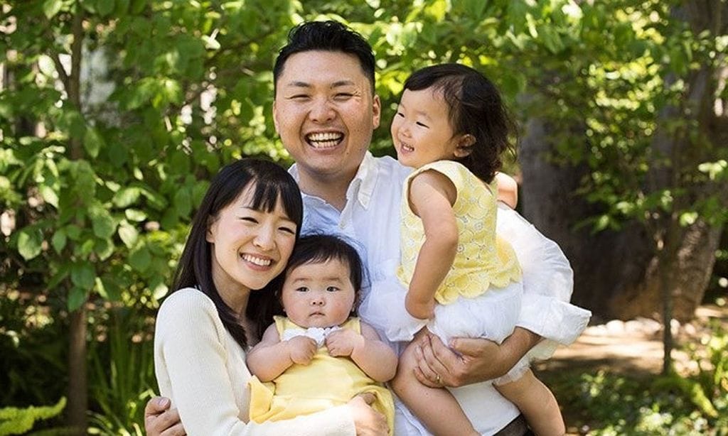 Así es la familia numerosa de Marie Kondo por la que ha renunciado a mantener su casa ordenada