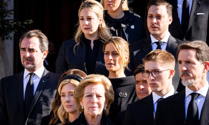 La familia real griega en el funeral del rey Constantino