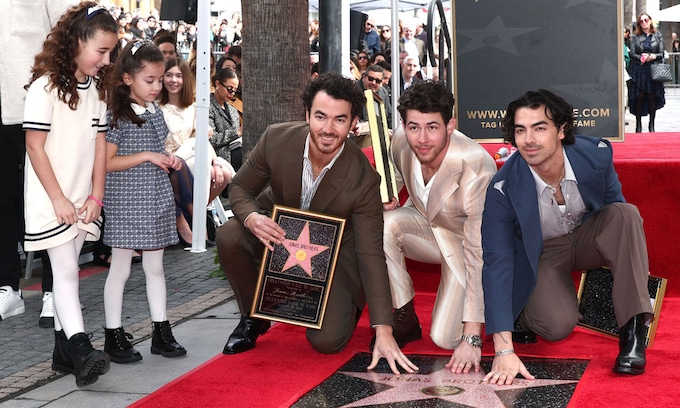 Los Jonas Brothers en el paseo de la fama