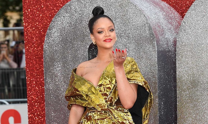  Rihanna reaparece en la Super Bowl mientras sigue volcada en su faceta de madre con su bebé de 9 meses 