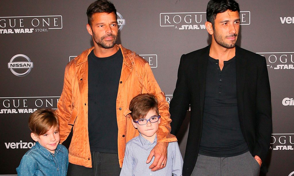 Ricky Martin con su pareja y sus hijos mellizos