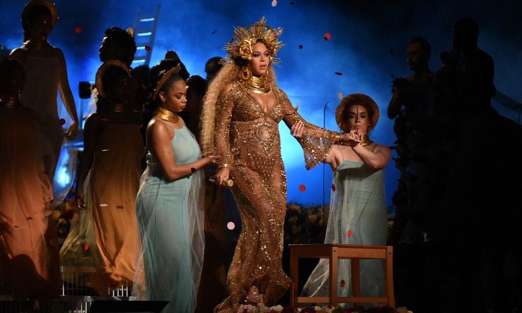 Beyoncé, Irina Shayk, Cardi B y otras 'celebs' que anunciaron su embarazo de la forma más sorprendente