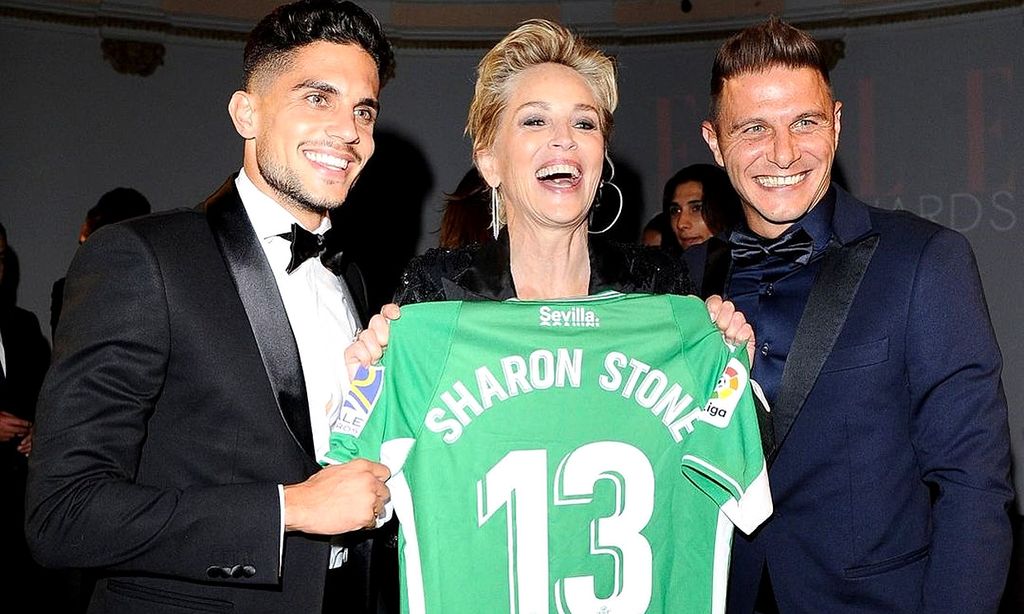 De la abuela del rey Felipe a Sharon Stone: el Real Betis conquista a 'royals' y 'celebs'