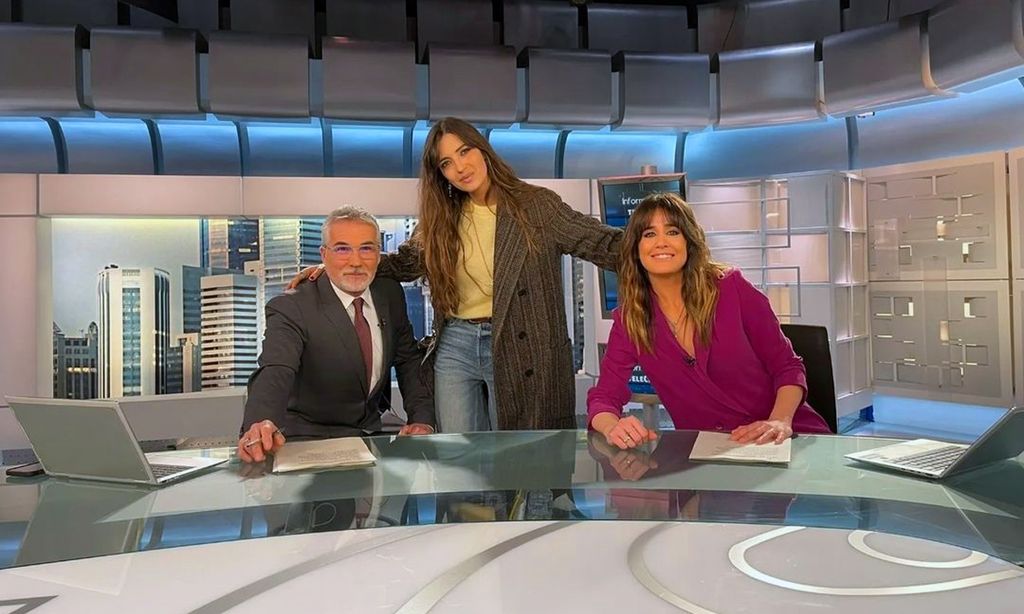 Sara Carbonero en el plató de Informativos Telecinco