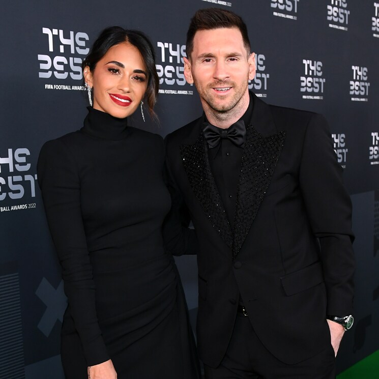 Antonela  Roccuzzo 'reina' junto a Messi, uno de los triunfadores de los premios 'The Best'