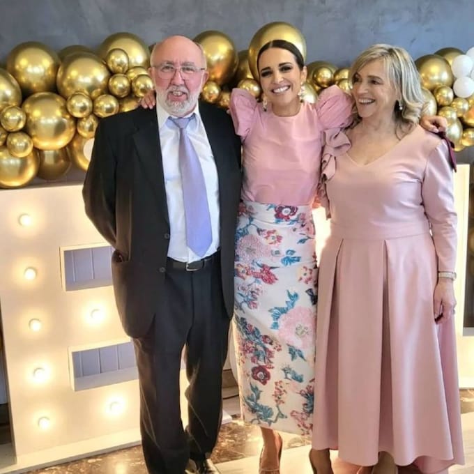 Paula Echevarría felicita a sus padres por sus 'bodas de oro más uno'