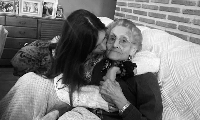 Sara Carbonero celebra el 98 cumpleaños de su abuela: 'Te debo lo que soy'