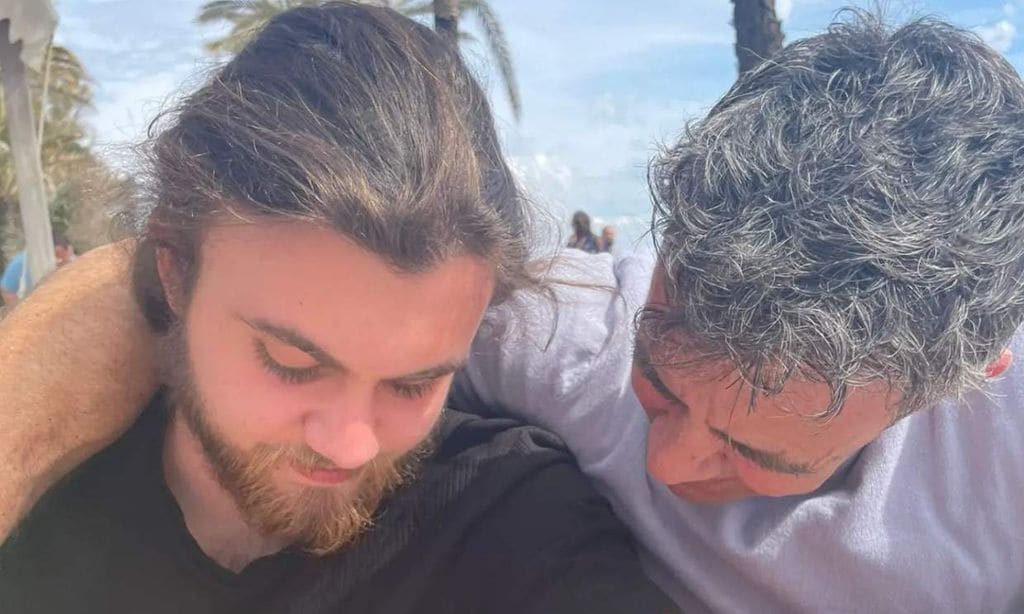 Alonso Caparrós se refugia en su hijo Andrés tras confesar que no pasa por un buen momento