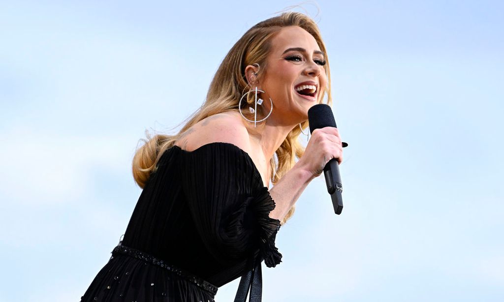 El momentazo de Adele en uno de sus conciertos con una pareja de recién casados